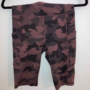 Wunder Train High-Rise Short 8"